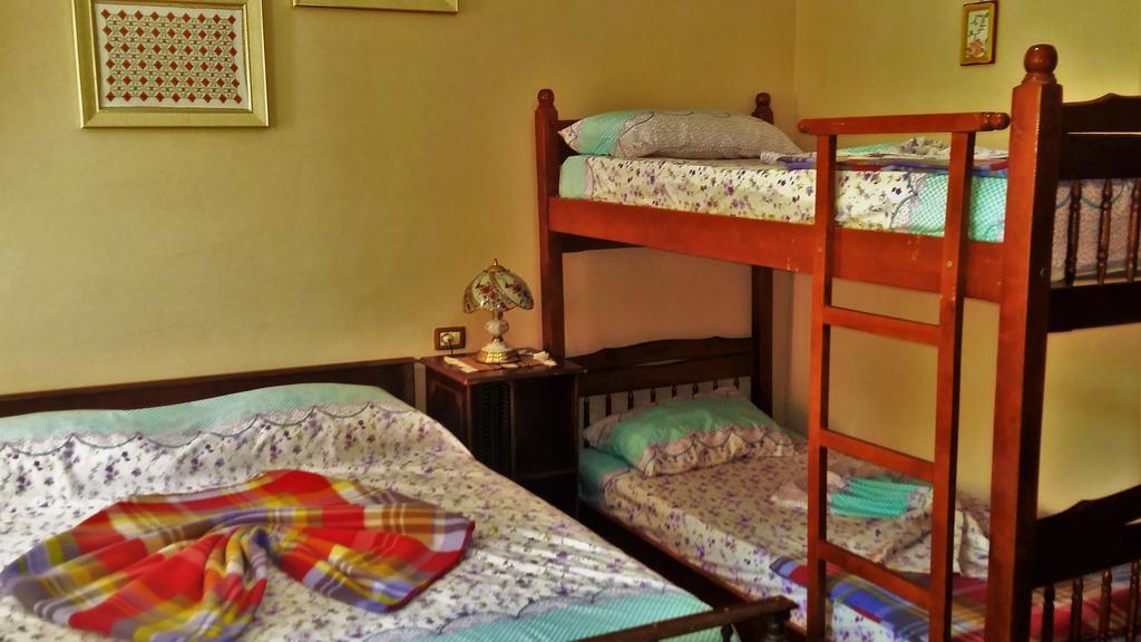 Pemaj Hostel Shkoder Bagian luar foto