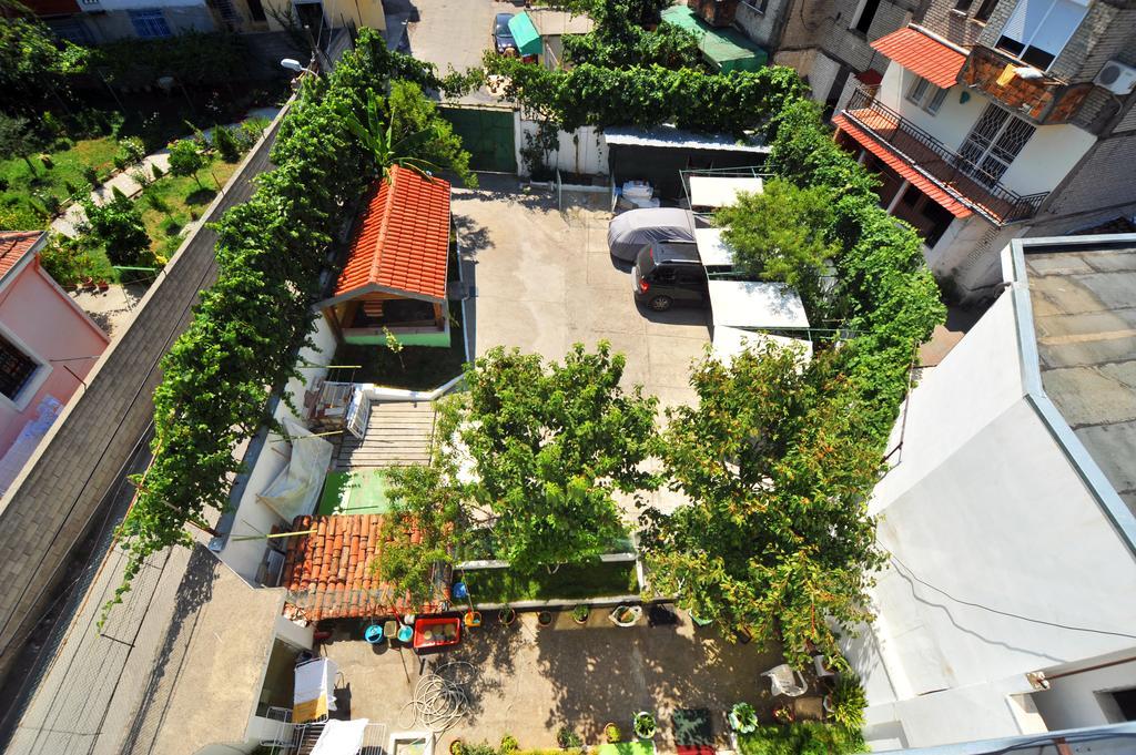 Pemaj Hostel Shkoder Bagian luar foto