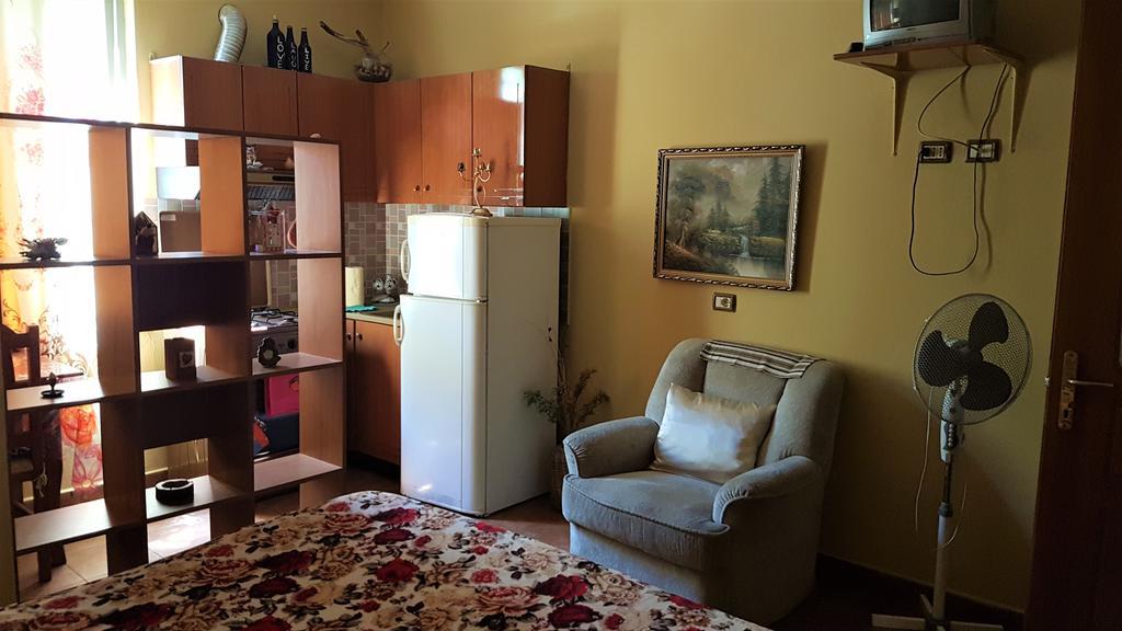 Pemaj Hostel Shkoder Bagian luar foto