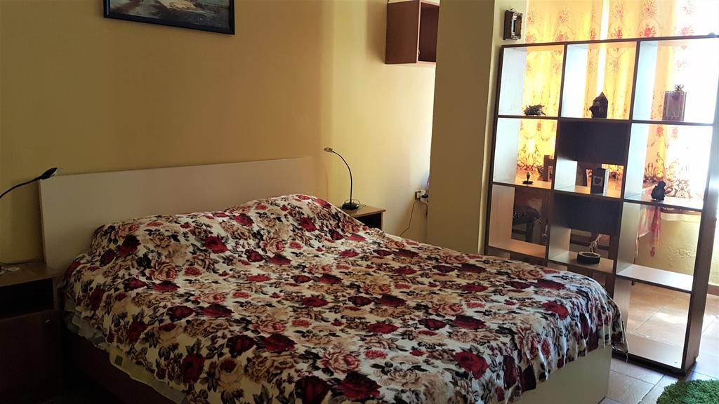 Pemaj Hostel Shkoder Bagian luar foto