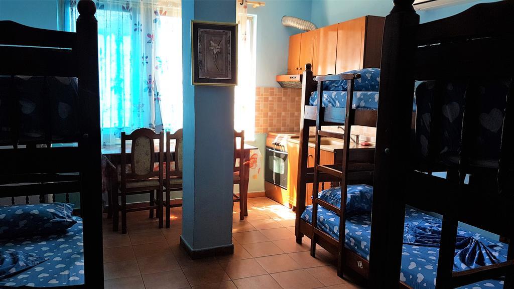 Pemaj Hostel Shkoder Bagian luar foto