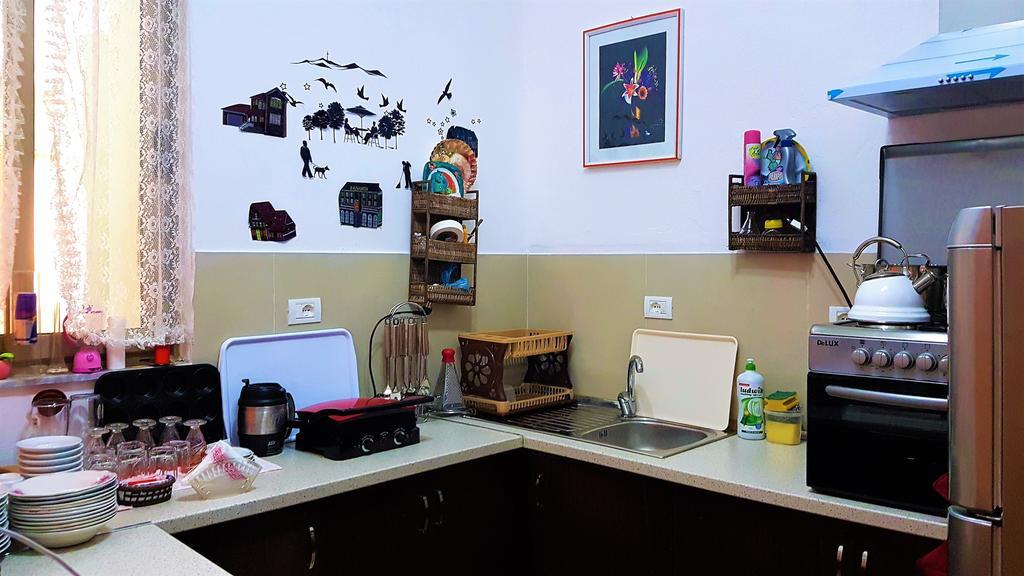 Pemaj Hostel Shkoder Bagian luar foto