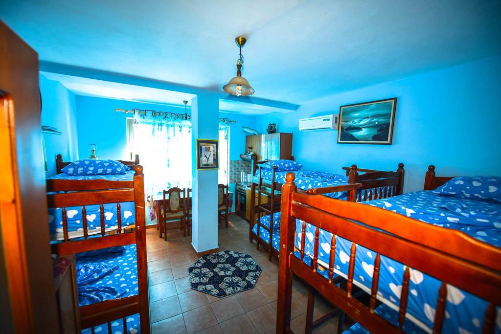 Pemaj Hostel Shkoder Bagian luar foto