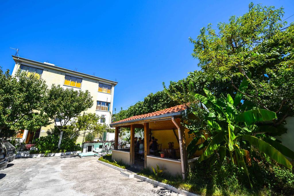 Pemaj Hostel Shkoder Bagian luar foto