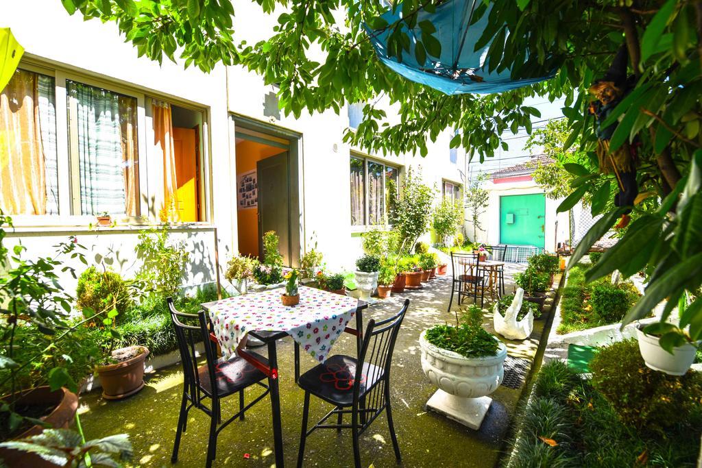 Pemaj Hostel Shkoder Bagian luar foto