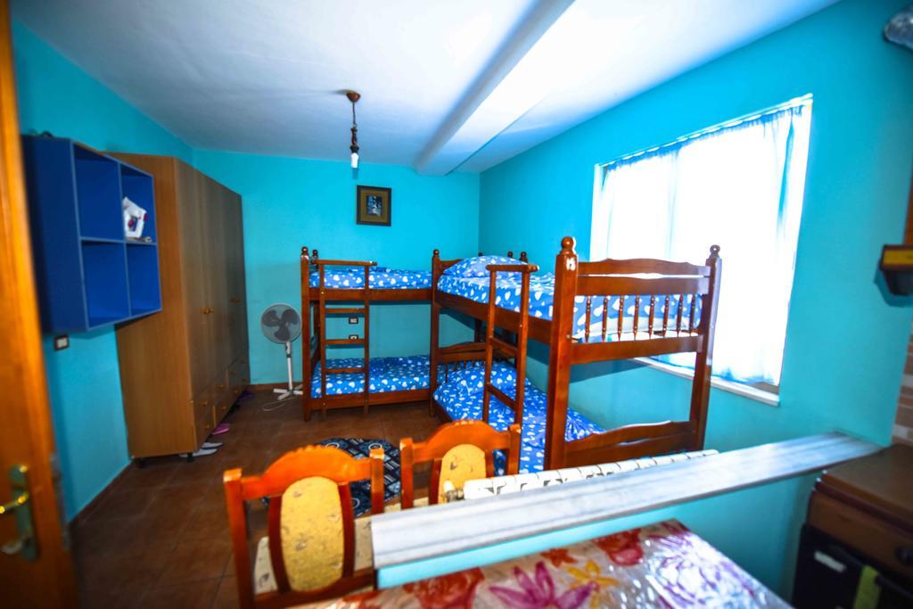 Pemaj Hostel Shkoder Bagian luar foto