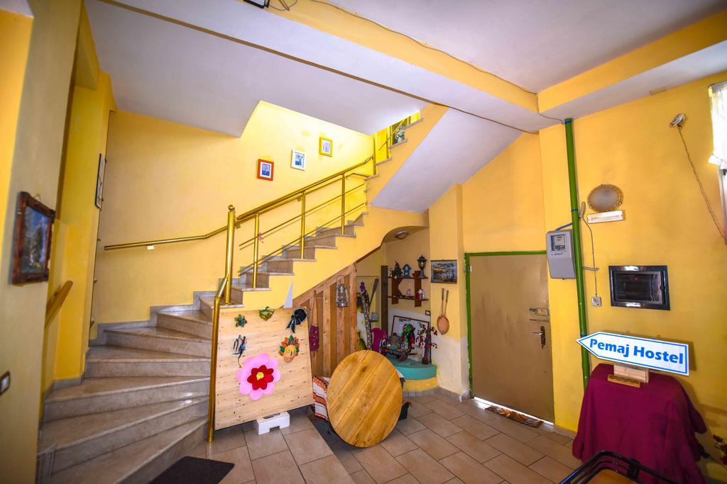 Pemaj Hostel Shkoder Bagian luar foto