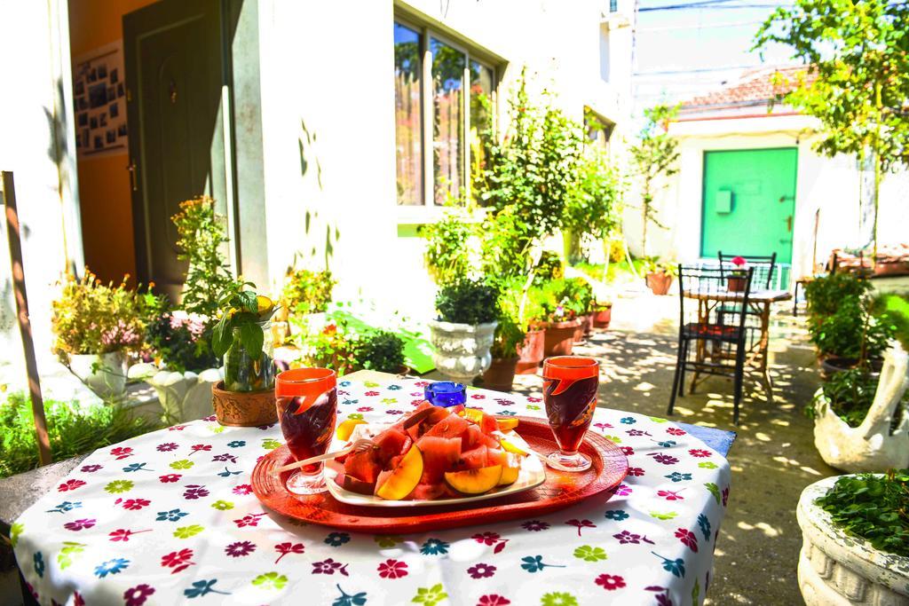 Pemaj Hostel Shkoder Bagian luar foto